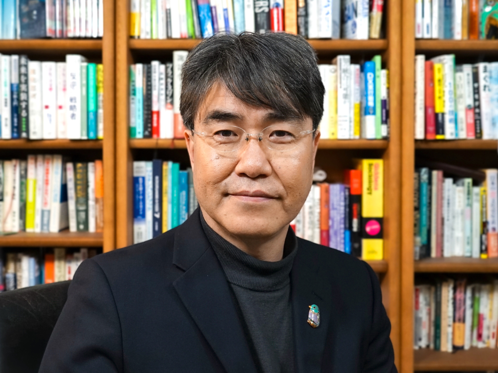 東北大学大学院歯学研究科長・歯学部長 小坂　健